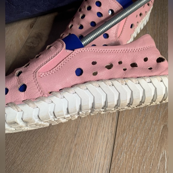 Pink Leather Kiss Kiss flats with cutout - Picture 8 of 12